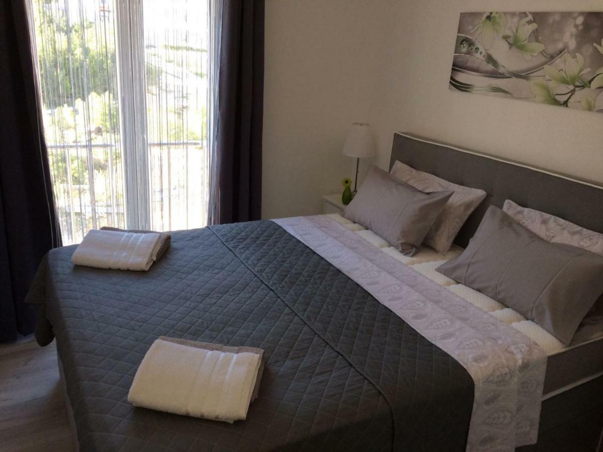 Apartments Silver Бол Екстериор снимка