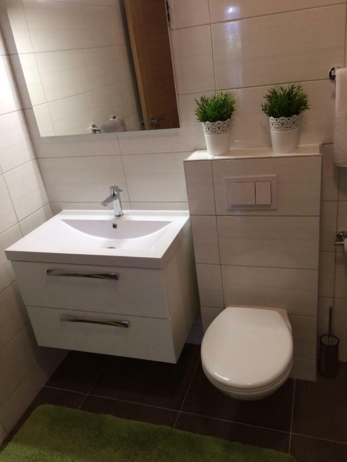 Apartments Silver Бол Екстериор снимка